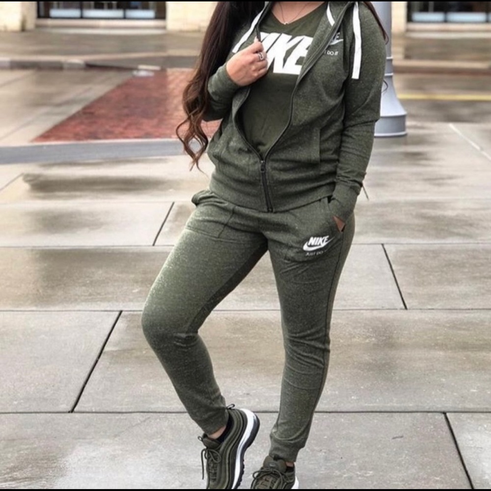 Olive green Nike sweatsuit